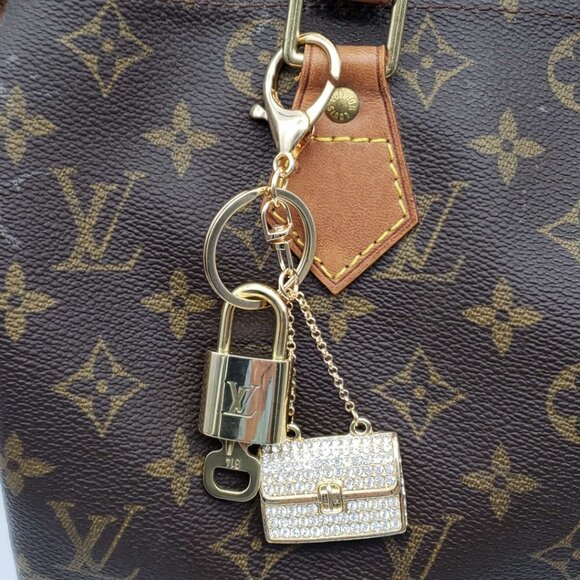 100% Auth Louis Vuitton Lock & Key with unbranded Bagcharm, Keycharm, Keychain - Picture 1 of 7
